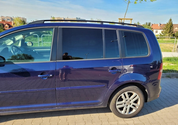 Volkswagen Touran cena 13100 przebieg: 306000, rok produkcji 2007 z Głogów małe 67